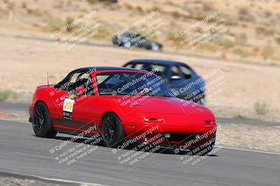 media/Oct-01-2022-Team Topak Racing (Sat) [[f860fb51be]]/2-Inter Low 2/session 2 turn 11/